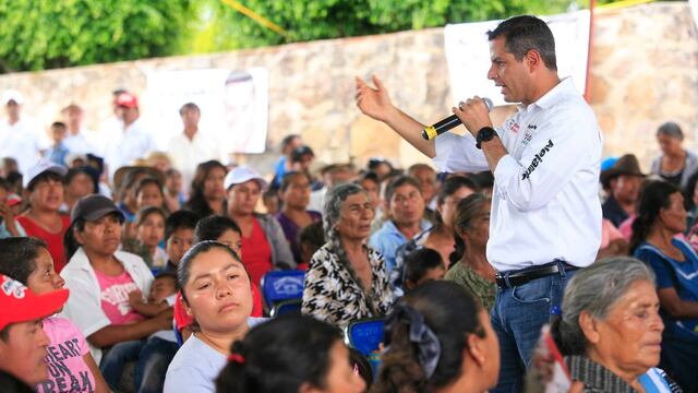 Alejandro Murat lleva a cabo diálogos en campaña