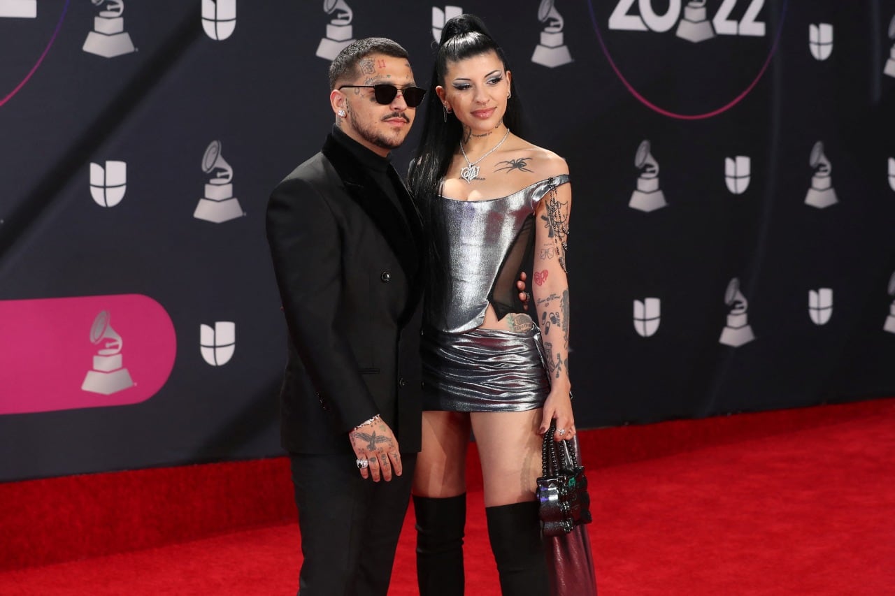 Christian Nodal y Cazzu en los Latin Grammy 2022.