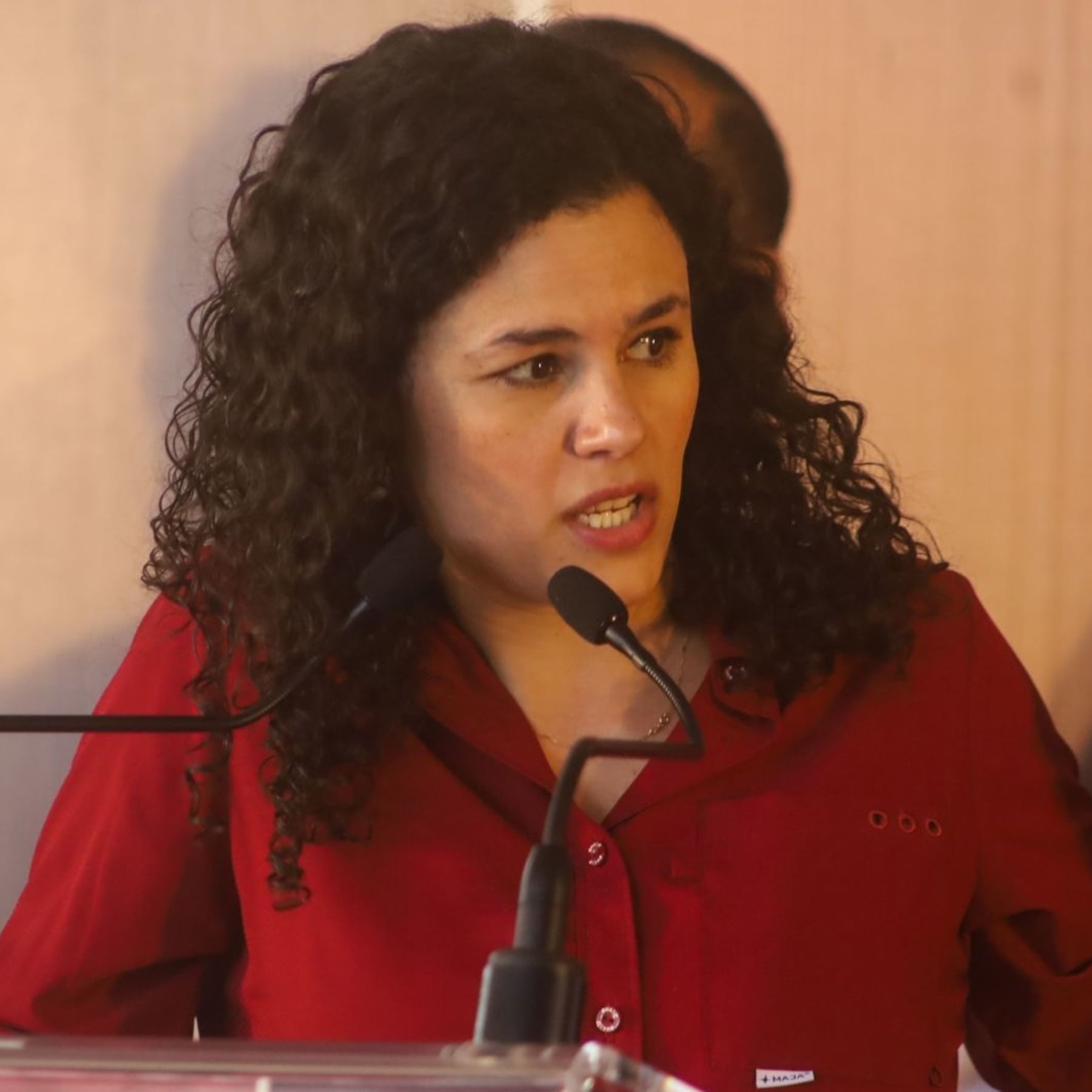 En la 4T: la que no cae… asciende