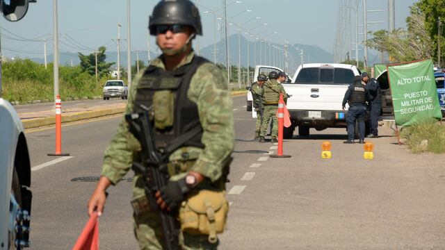 Retén militar en Sinaloa.