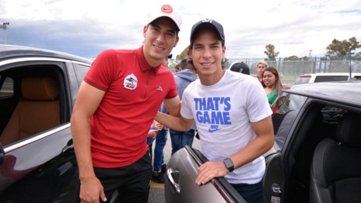 Mauro Lainez llegará a Tigres y compartirá vestidor con su hermano Diego.