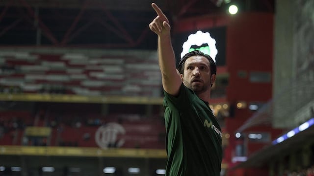 ‘Kikín’ Fonseca en juego de veteranos.