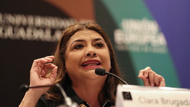La precandidata Clara Brugada asistió a la FIL Guadalajara pese a las declaraciones de AMLO