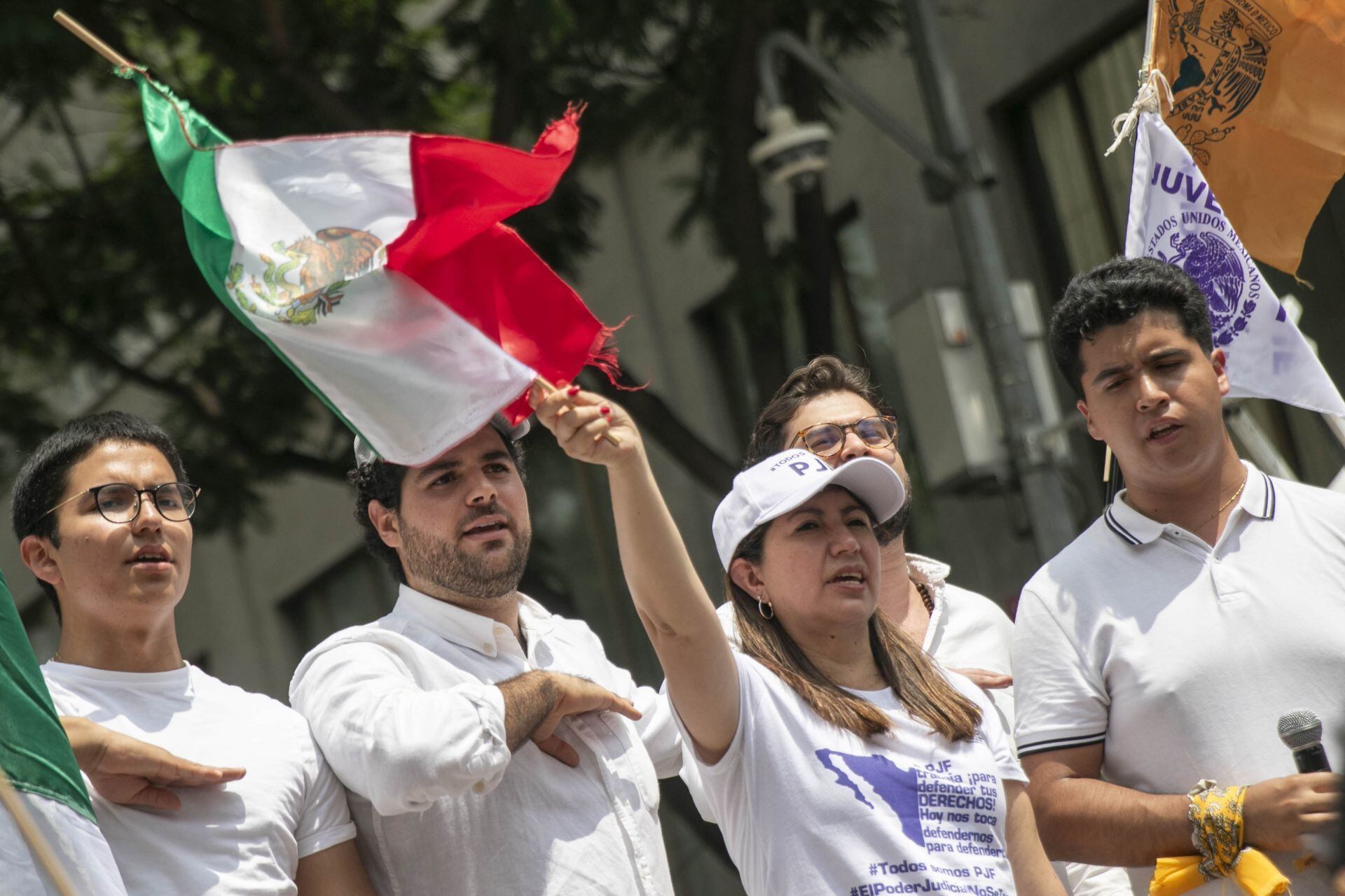 Trabajadores del Poder judicial amagan con amparos
