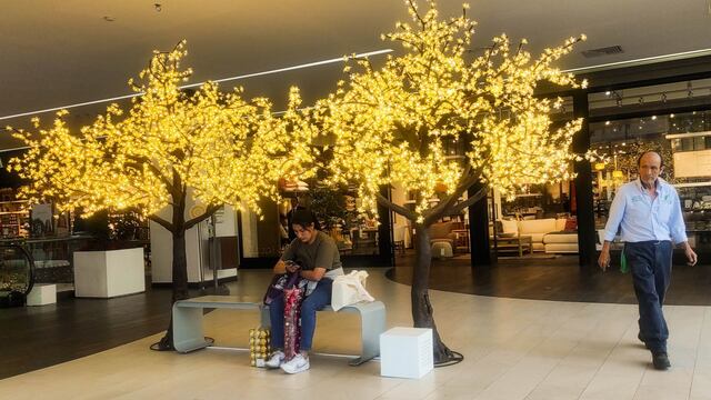 Inicia la temporada Navideña y con sus adornos respectivos en comercios de la Colonia Polanco