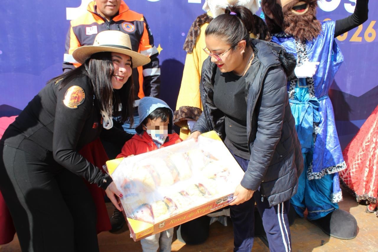 Lourdes Paz celebra Día de Reyes con 10 mil juguetes en Iztacalco.