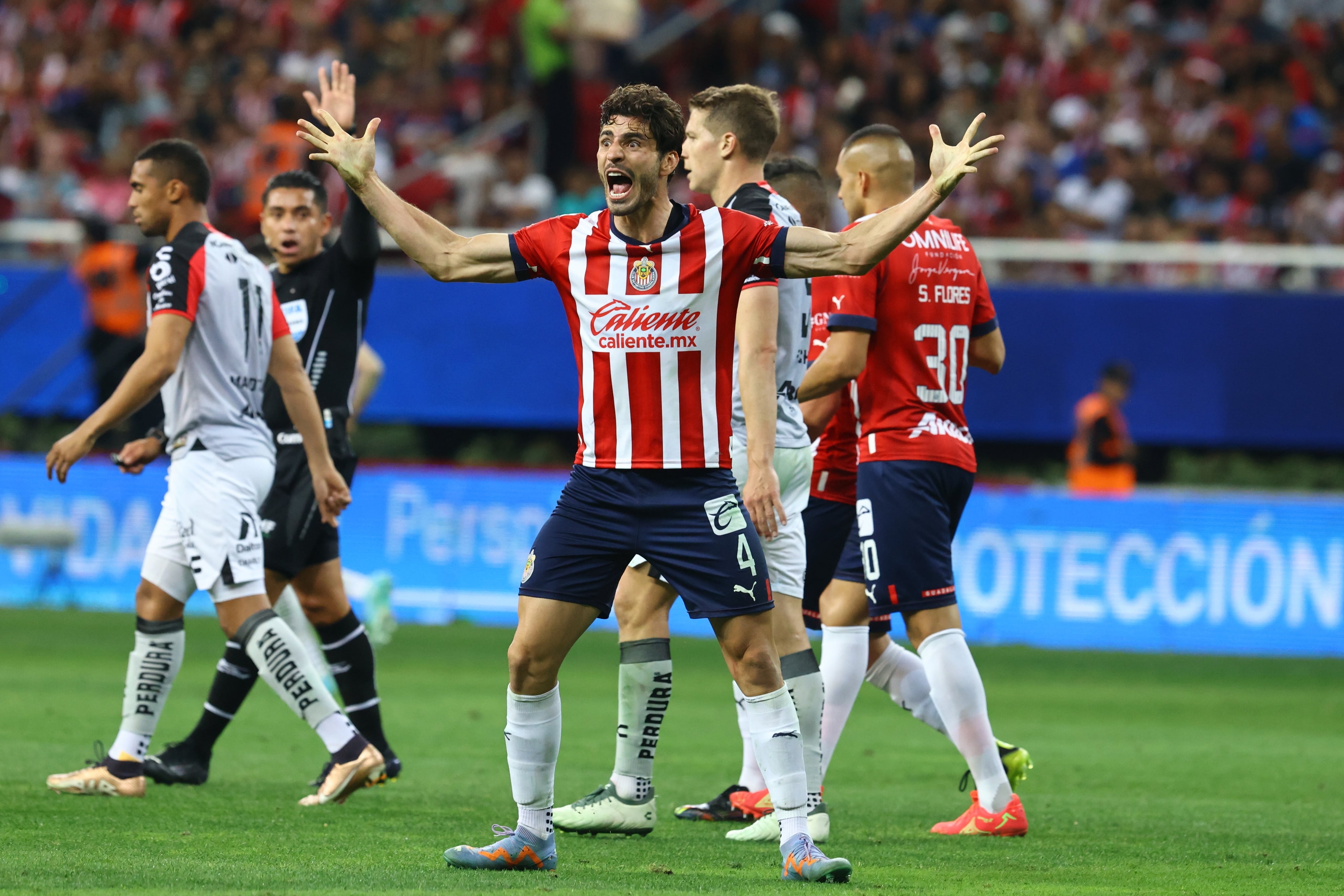 Club Chivas.