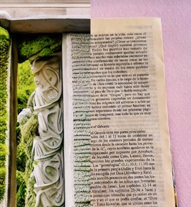 inteligencia artificial interpretó La Biblia