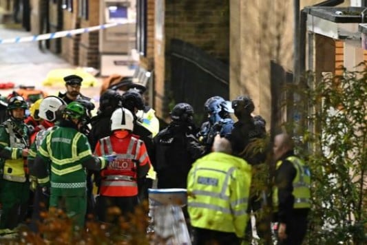 Dos detenidos tras ataque con arma blanca en un tren de Huntingdon