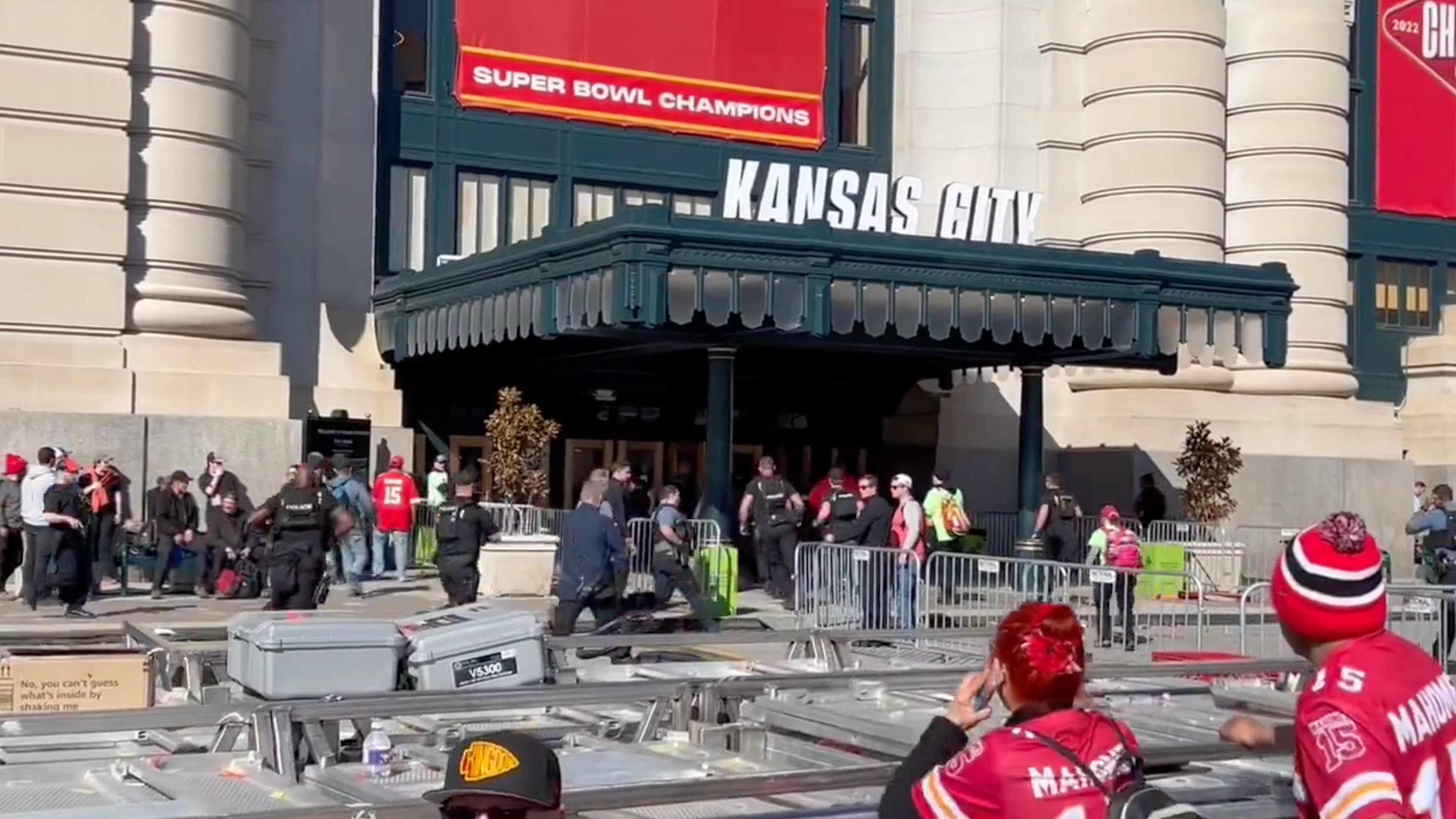 Tiroteo en Kansas City al acabar desfile del Super Bowl LVIII: Esto pasó