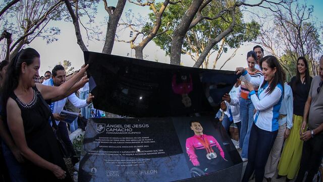 Ale Gutiérrez remodela parque deportivo Enrique Fernández Martínez