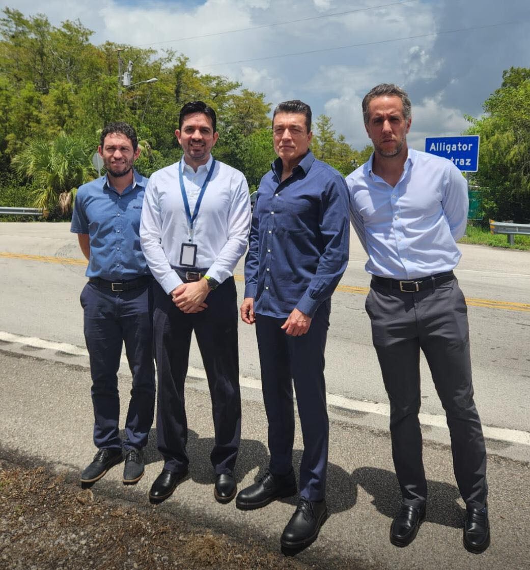 José Manuel Murillo Valencia, ex cónsul en Miami con Rutilio Escandón.