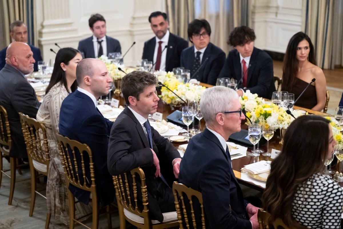 Donald Trump con Mark Zuckerberg, Tim Cook, Bill Gates y otros CEO en la Casa Blanca