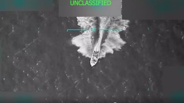 Venezuela niega ataque a barco de droga e insinúa uso de inteligencia artificial.