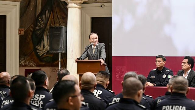 Alfonso Durazo reconoció a policías de Sonora