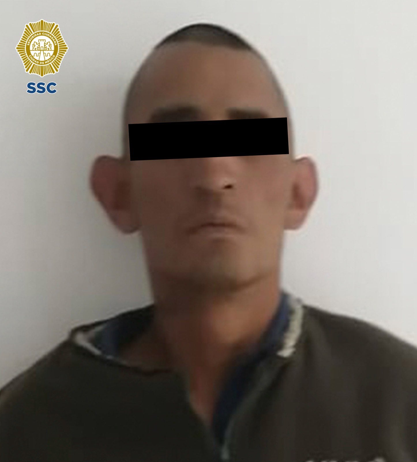 Microbús chocó y una pasajera terminó con una pierna amputada