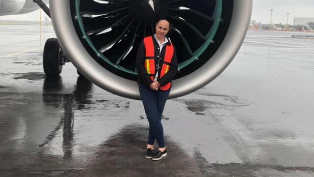Gabriela Fraustro, maestra de sobrecargos de aviación