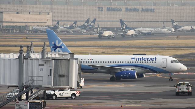 Avión de Interjet procedente de Cancún, aterriza en el AICM