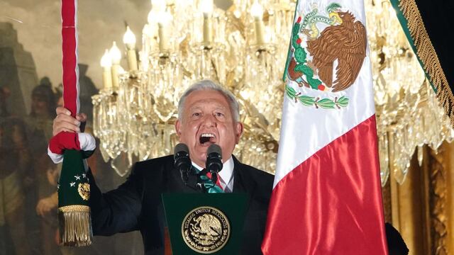 Andrés Manuel López Obrador, presidente de México, y su esposa Beatriz Gutiérrez Müller, encabezaron su 6to y último Grito de Independencia en el Zócalo