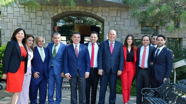 Alejandro Moreno celebra la toma de protesta de Esteban Villegas, gobernador de Durango