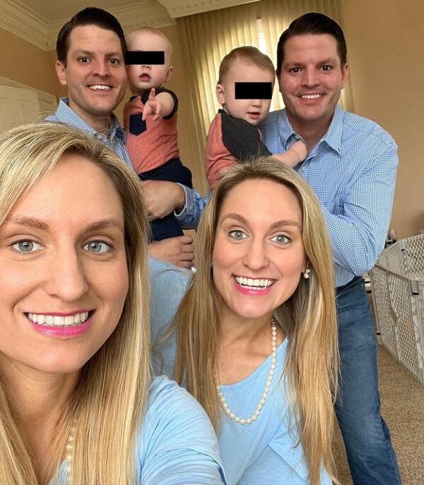 Los hermanos genéticos de 2 parejas de gemelos