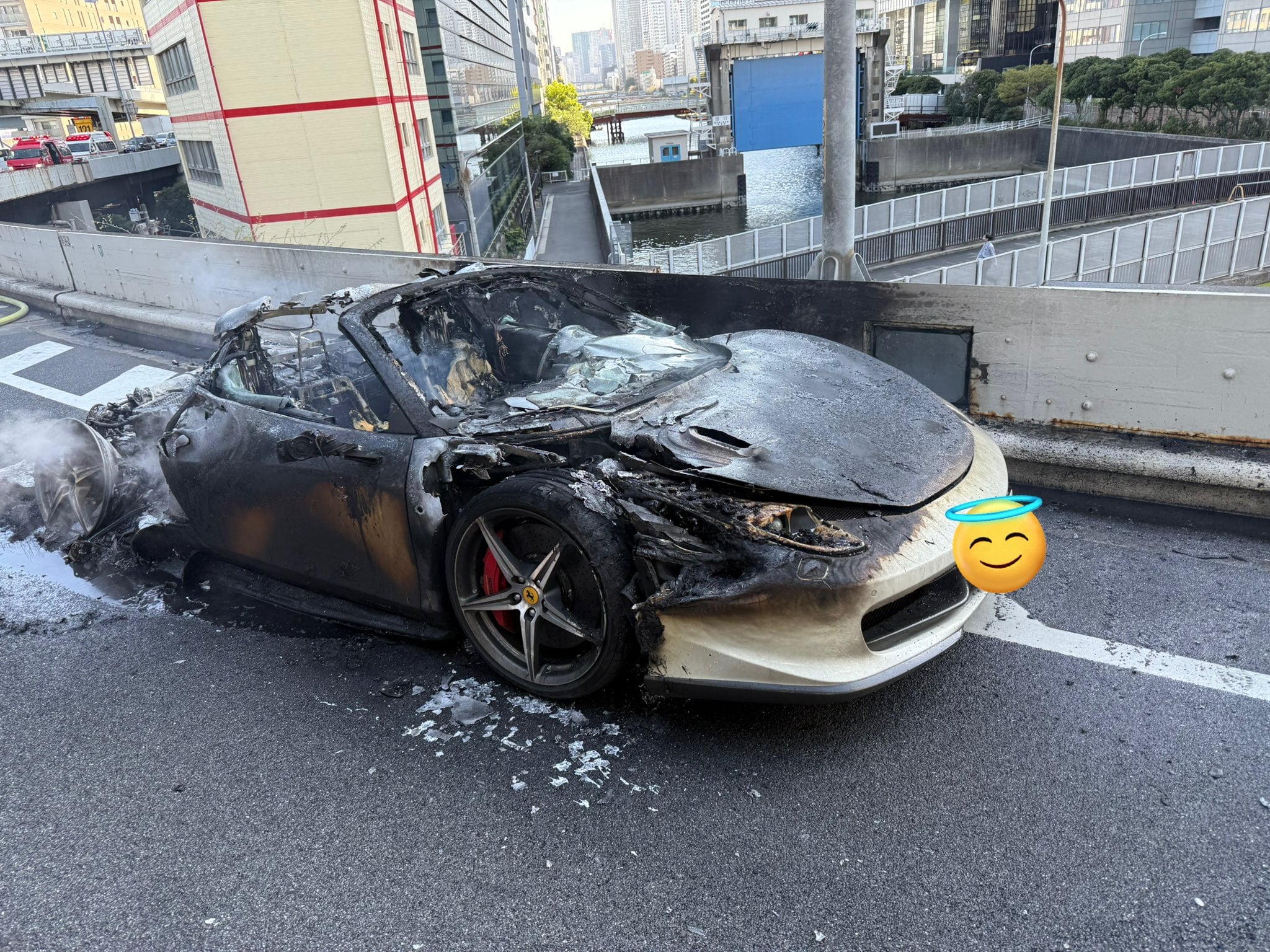 Japonés pierde 10 años de ahorros en su Ferrari