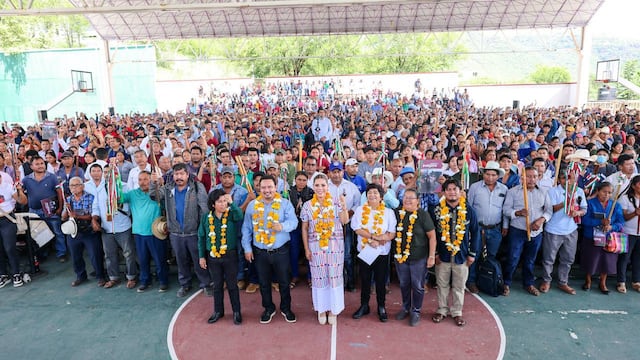 Evelyn Salgado y SEDATU entregan tarjetas del FAISPIAM