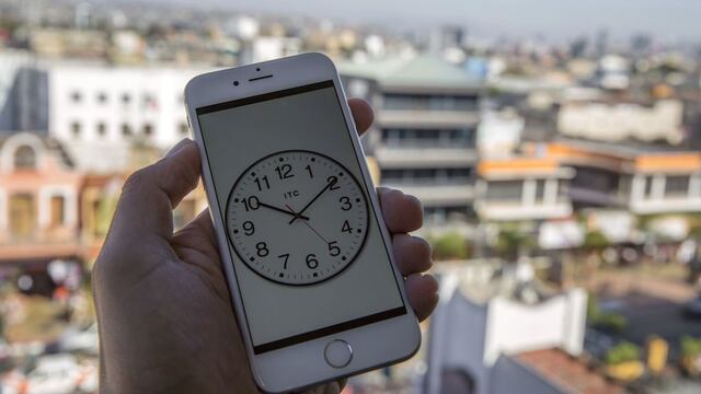 AMLO podría suprimir el horario de verano