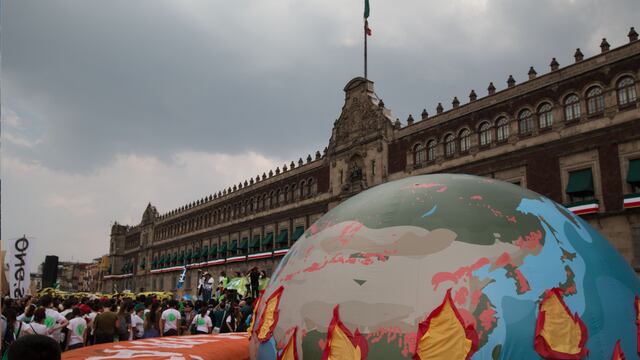 Manifestación en el Zócalo por el cambio climático