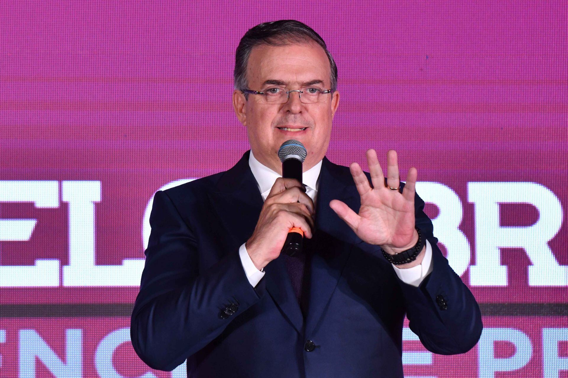 Marcelo Ebrard, aspirante a coordinador nacional de los comités de defensa de la Cuarta Transformación