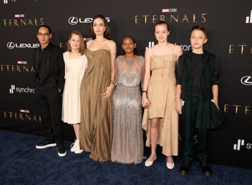 Angelina Jolie con Pax y el resto de sus hijos