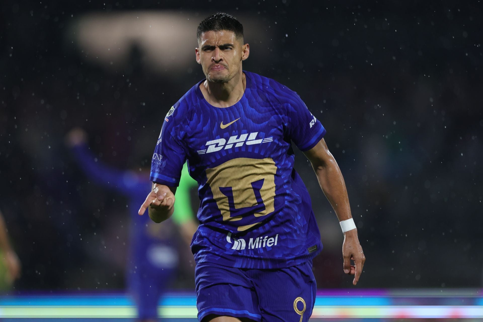 Guillermo Martínez se gana a Aguirre y apunta a liderar el ataque de la Selección Mexicana