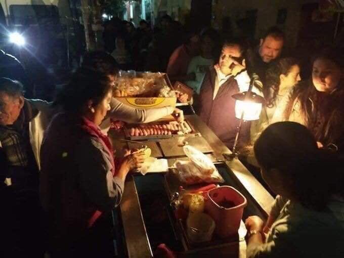 Carrito de Hot Dogs abarrotado