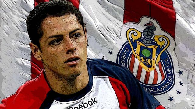 ‘Chicharito’ Hernández con la playera de Chivas.