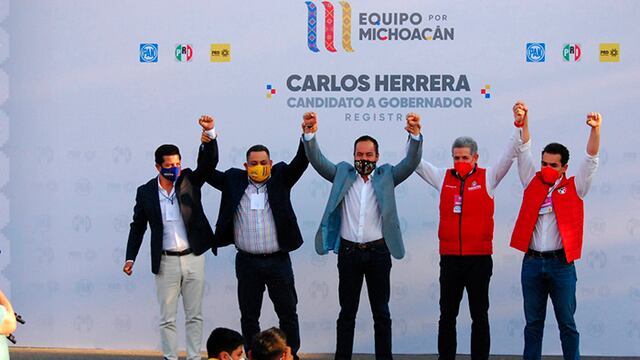 Carlos Herrera Tello se registra