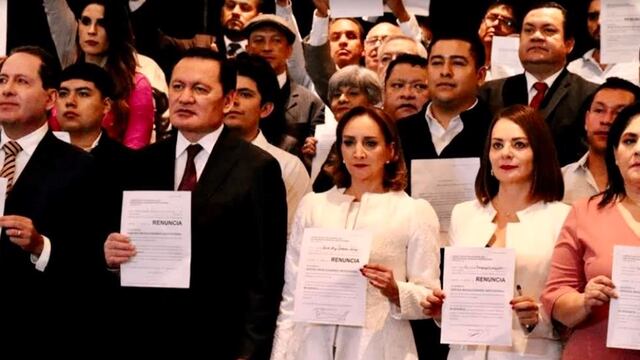 Renuncia de priistas