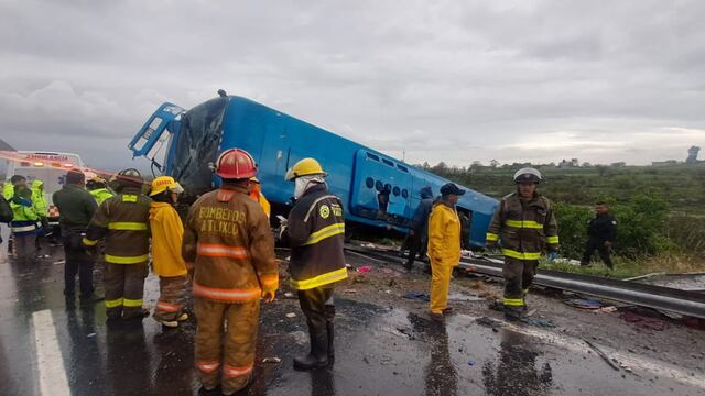 ¿Qué pasó en Puebla? Autobús volcó en la carretera Puebla-Atlixco y hay 35 heridos