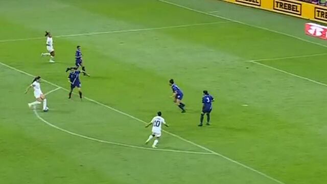 Scarlett Camberos volvió a meter un gol en el Estadio Azteca, desde que se vio obligada a dejar al América Femenil a principios de año.