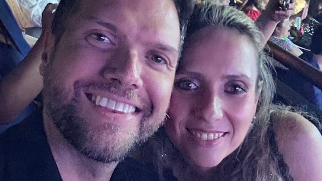 Mauricio Martínez y su hermana