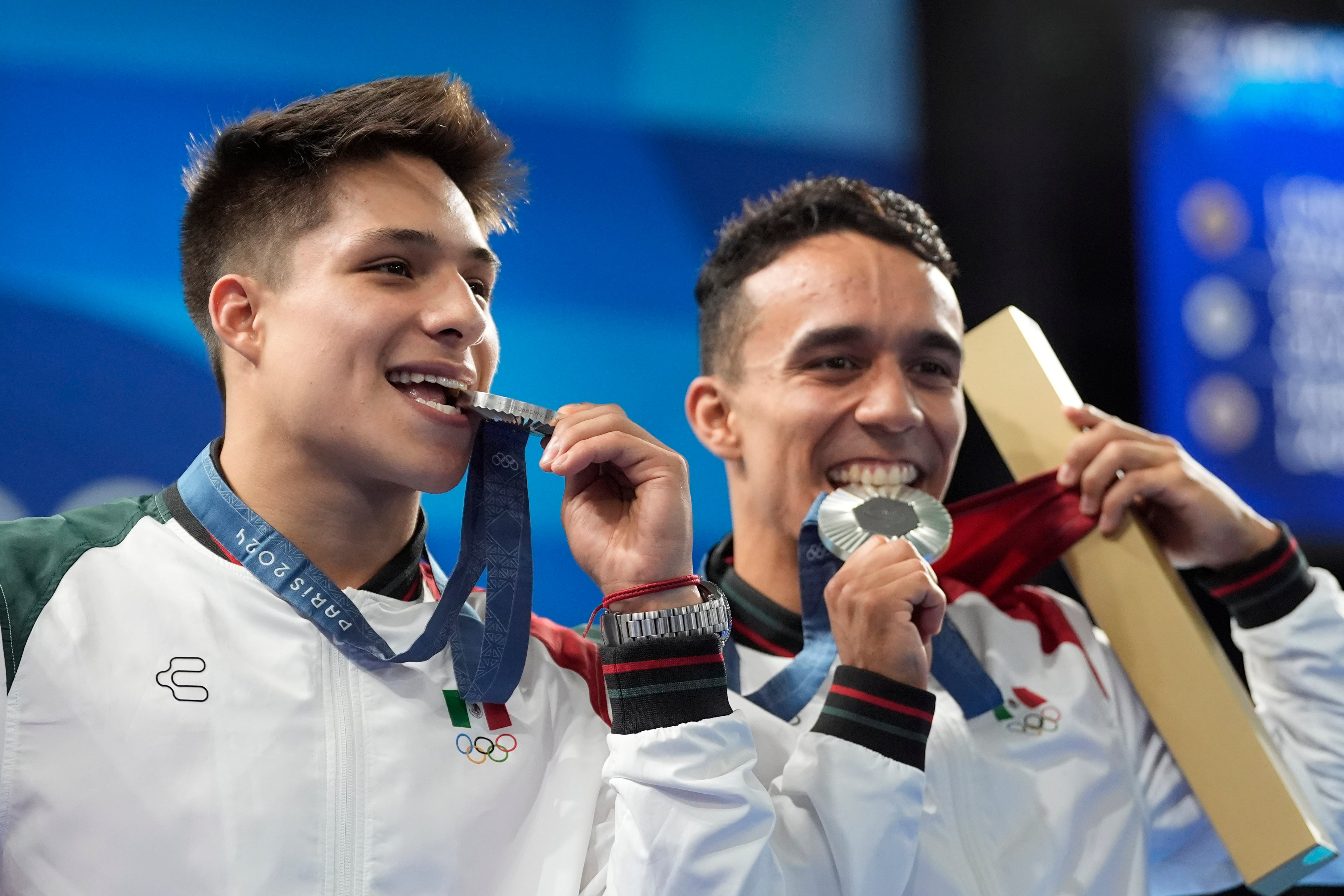 Juan Manuel Celaya y Osmar Olvera en París 2024.