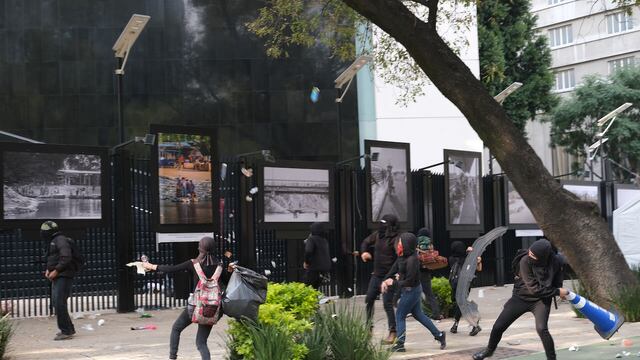 Marcha por el quinto aniversario de la desaparición de estudiantes de Ayotzinapa.