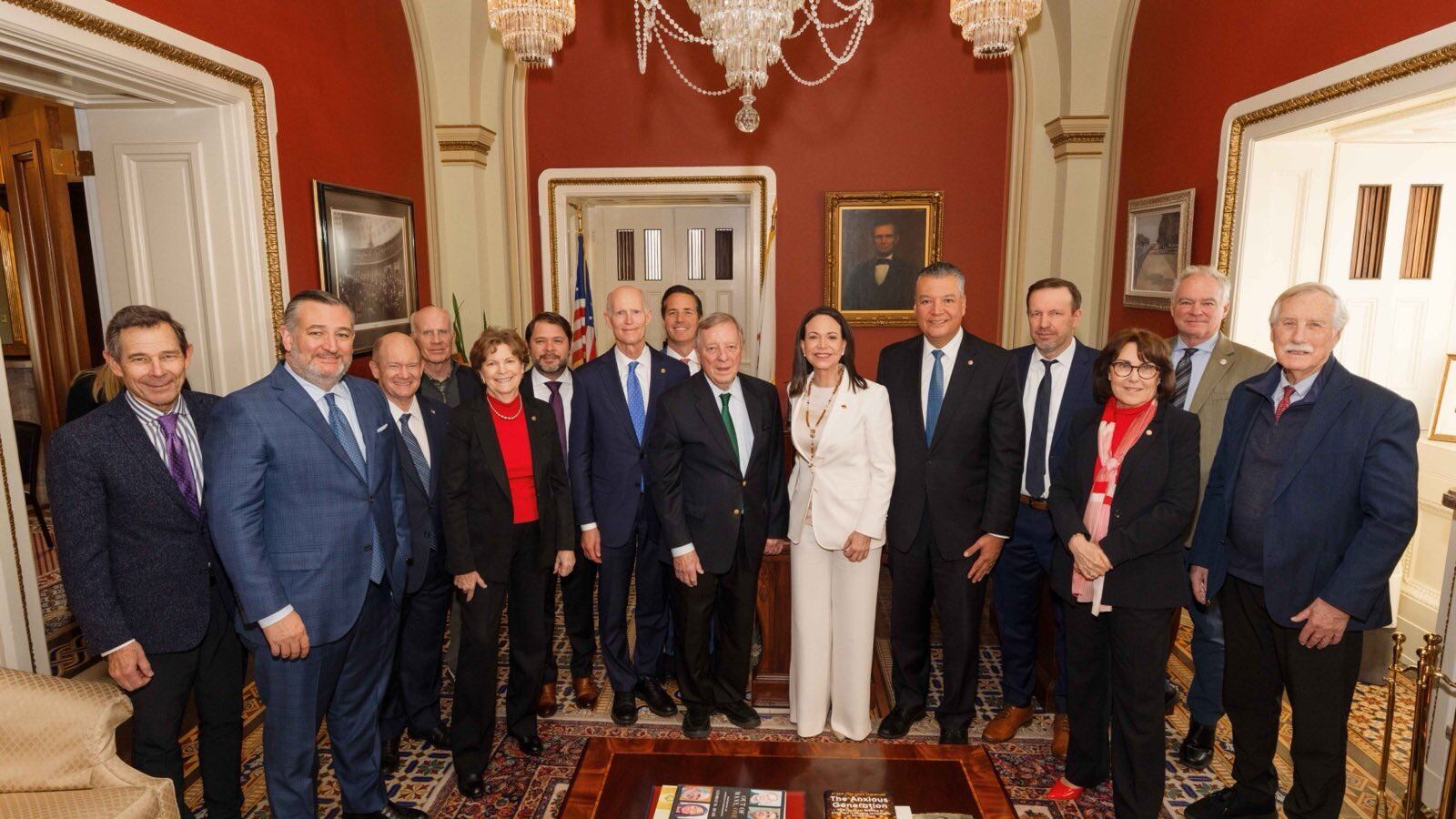 María Corina Machado se compromete a acercar a Venezuela a Estados Unidos