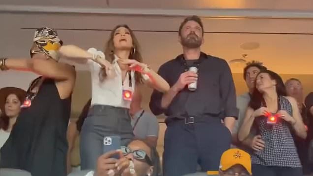 ¿Siempre aburrido? 5 veces en que la cara de Ben Affleck reflejaba lo bien que la estaba pasando