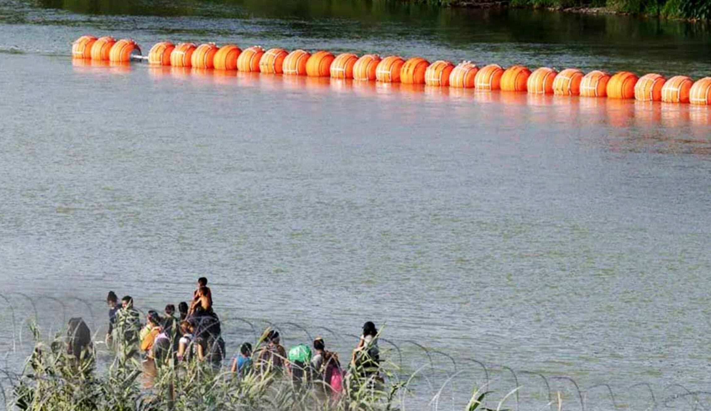 Boyas en el Río Bravo