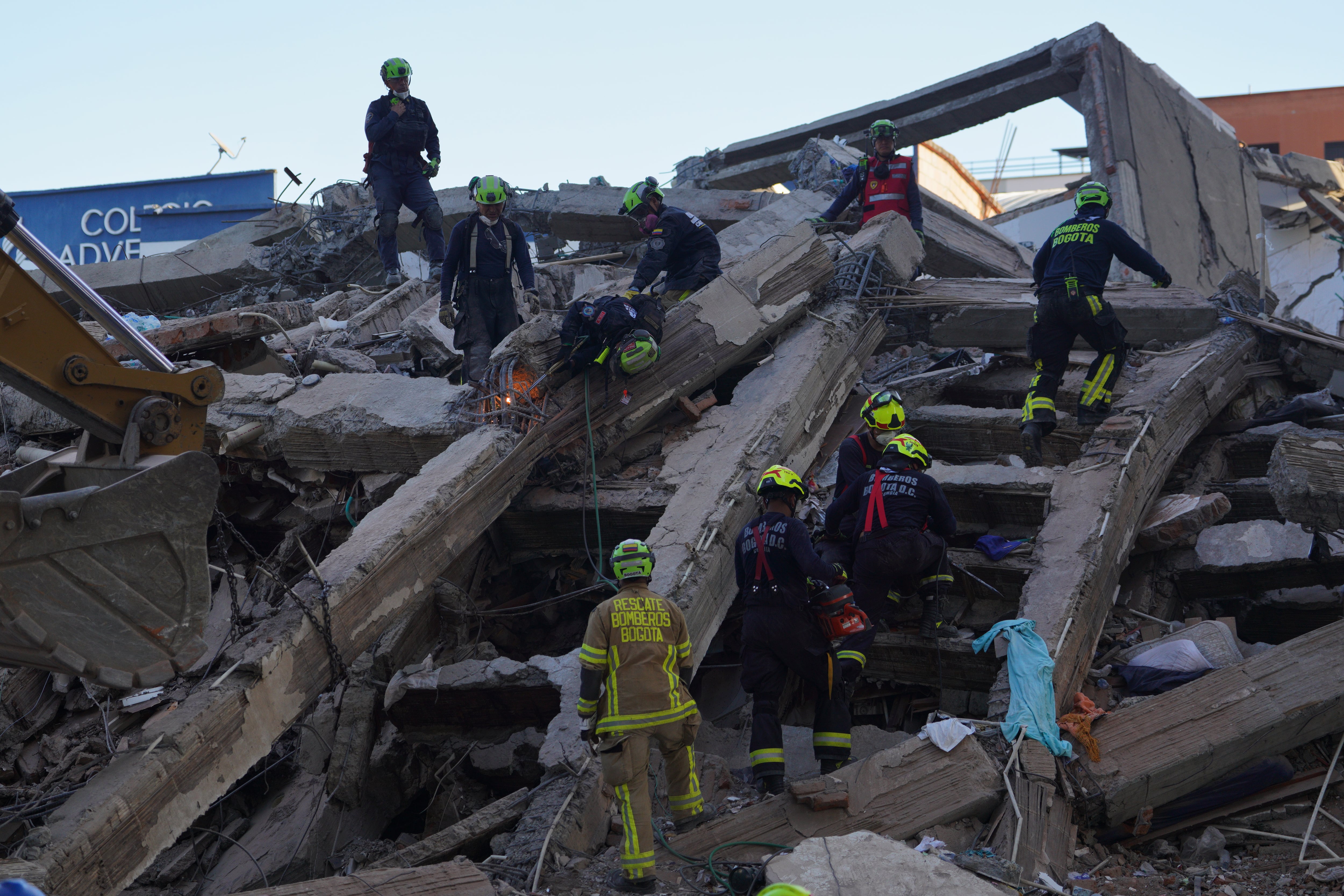 Aumenta la cifra de muertos por terremoto en Colombia: ya son más de 220