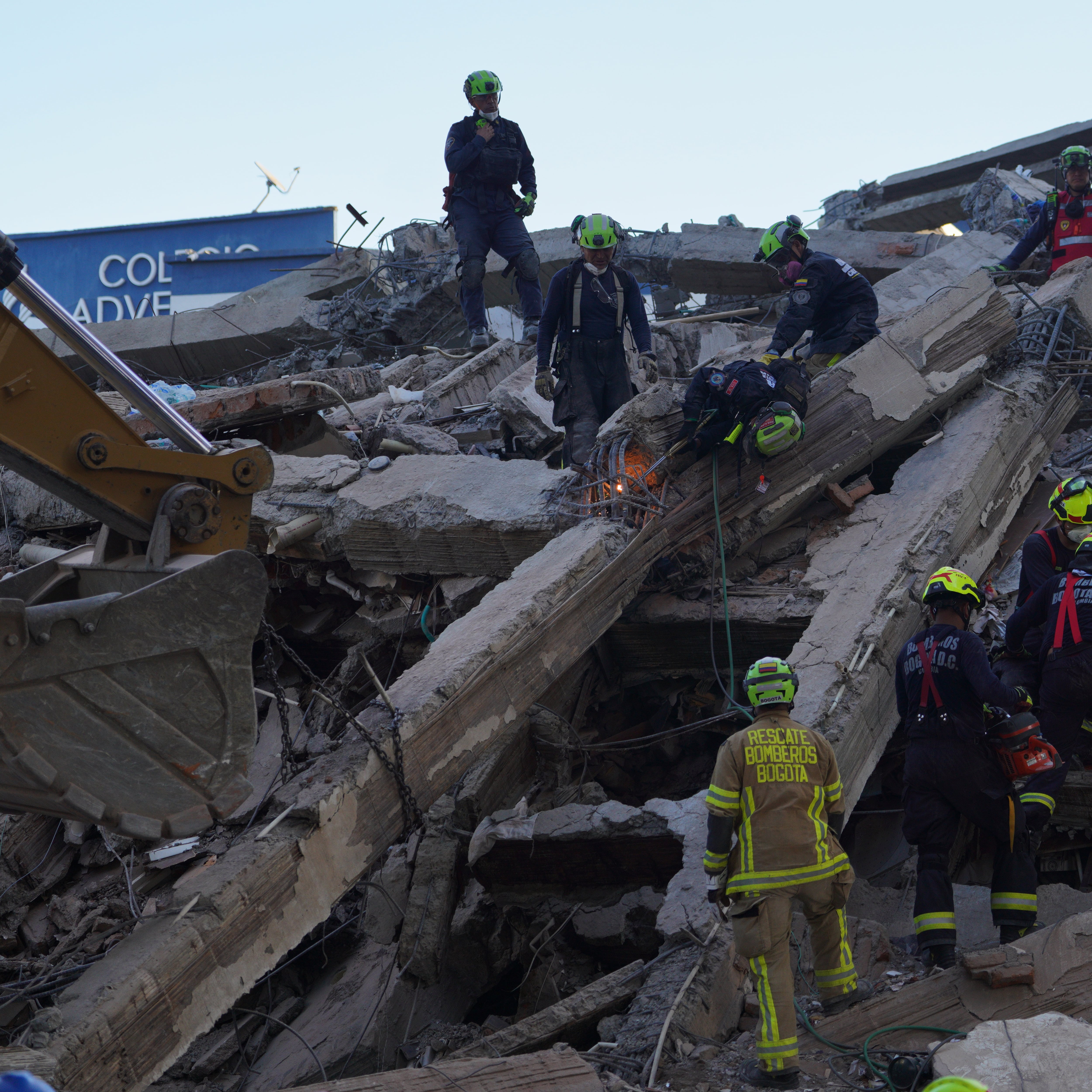 “Todo el mundo la ve”: el desesperado llamado de una joven tras el terremoto en Colombia