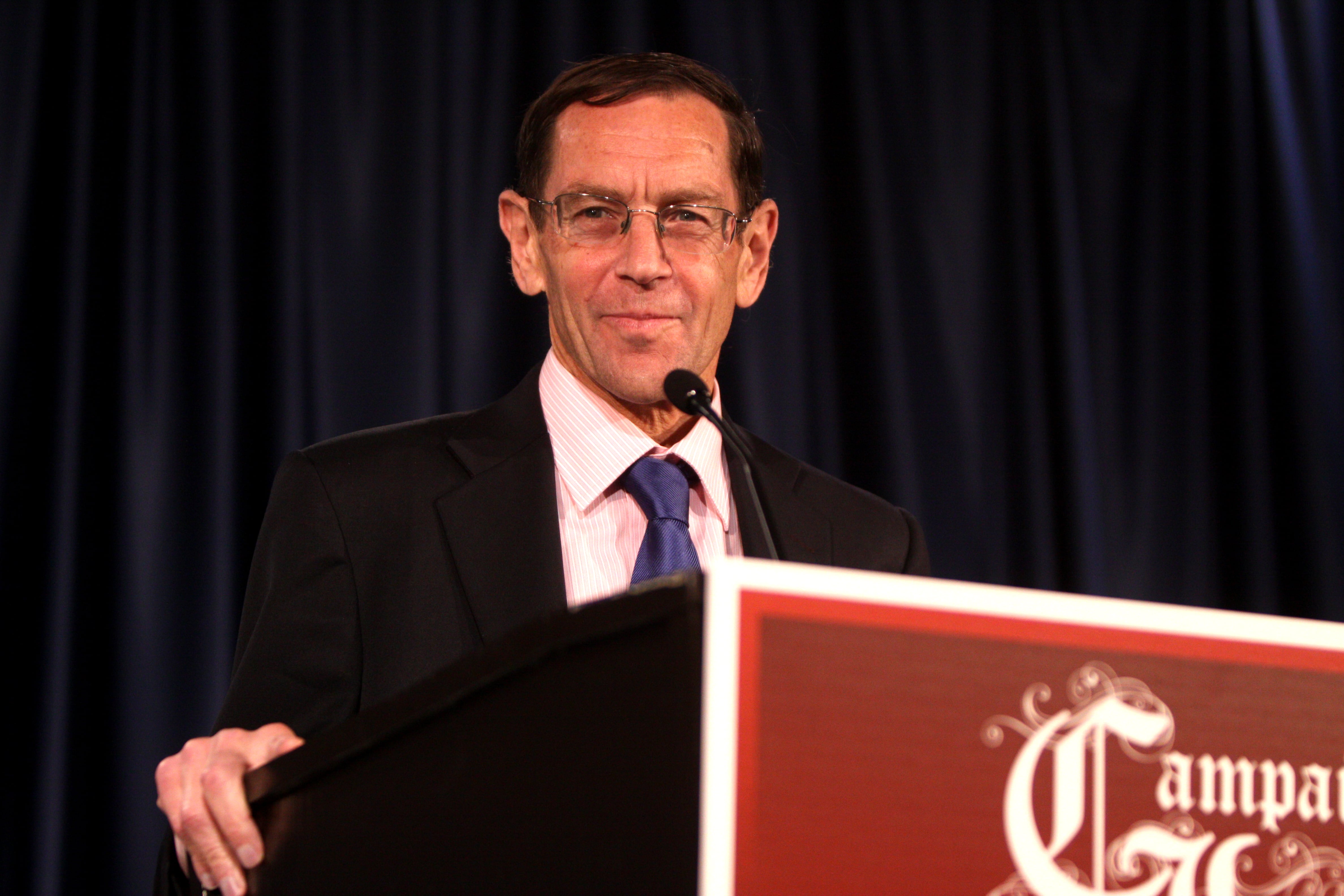 Abogado Bruce Fein pide unirse al equipo legal de Nicolás Maduro