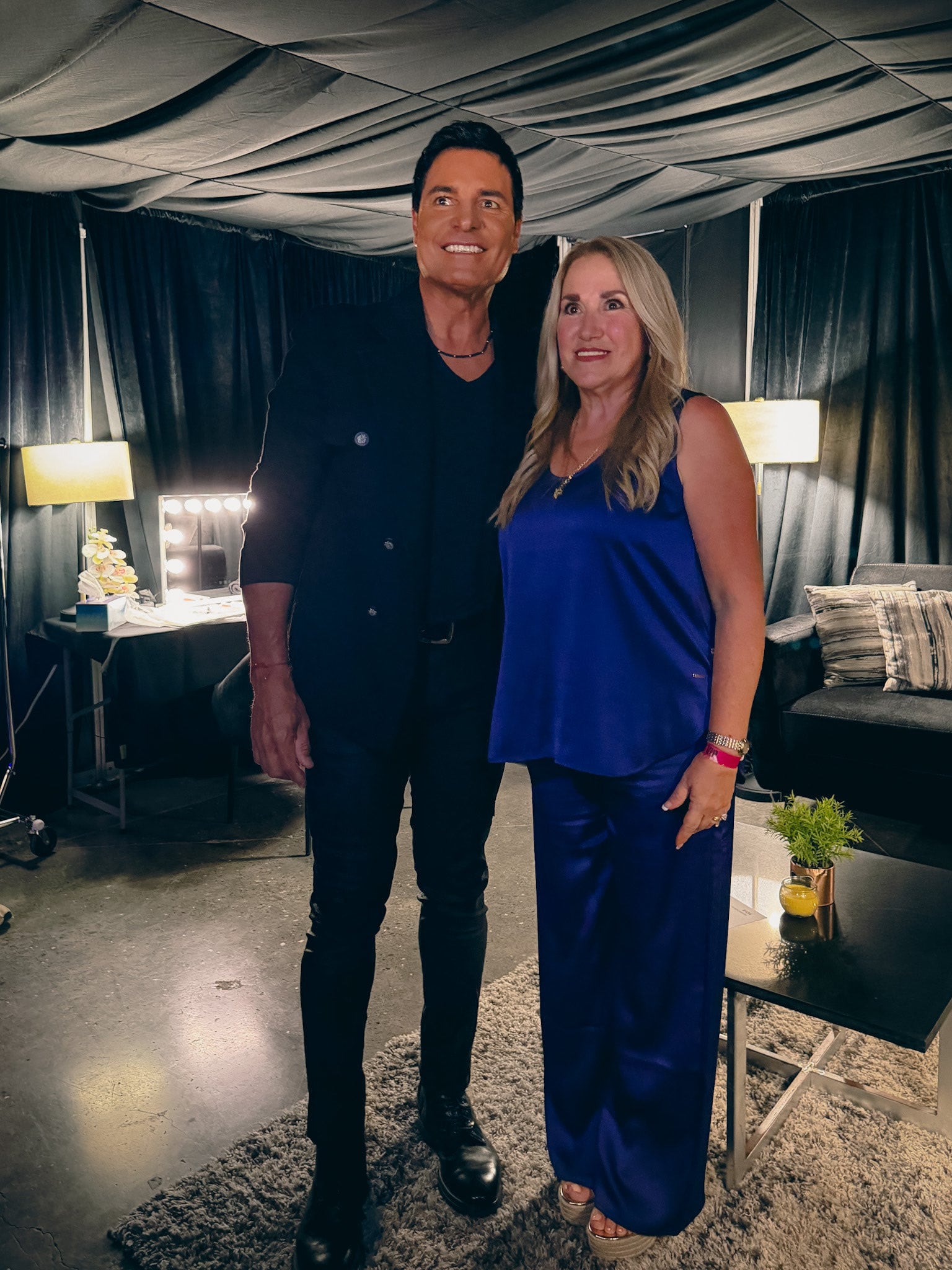 Samuel García cumple el sueño de su mamá al llevar a Chayanne a Monterrey