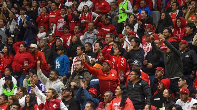 El estudio analiza el impacto del racismo y la homofobia en el futbol mundial