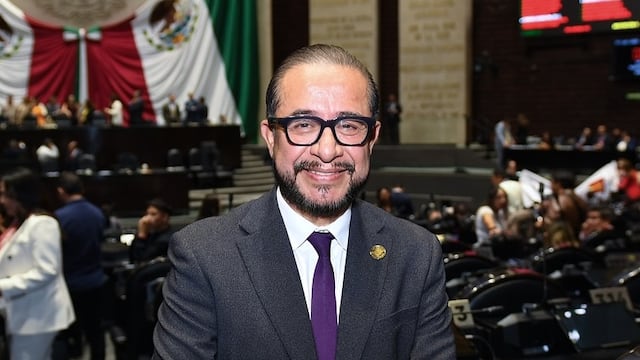 Hugo Éric Flores, diputado de Morena